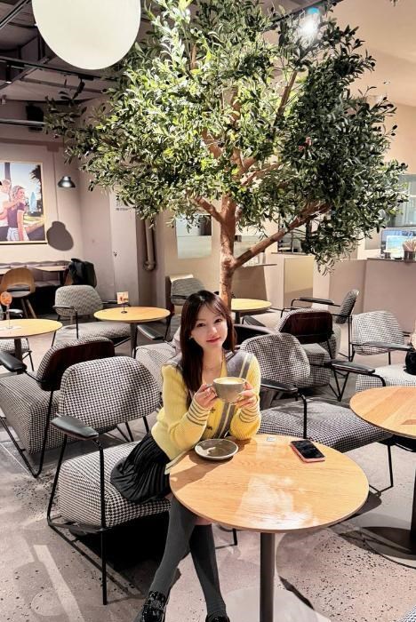 性感迷人翘臀气质老师 图片 3