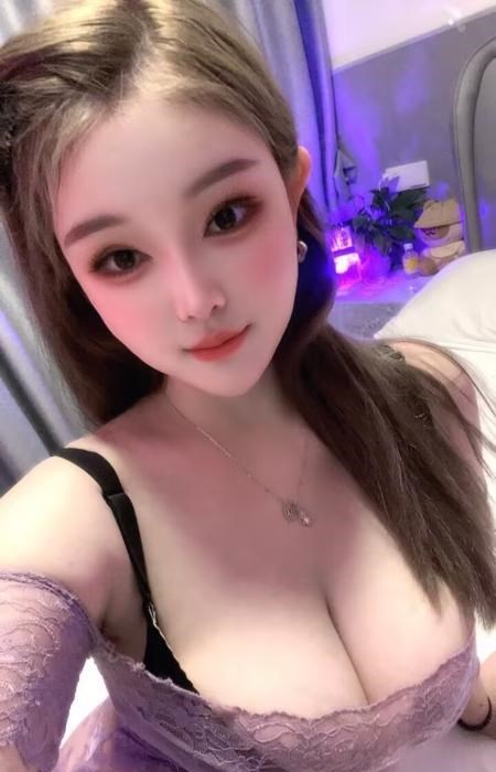 二刷大奶果果 图片 2