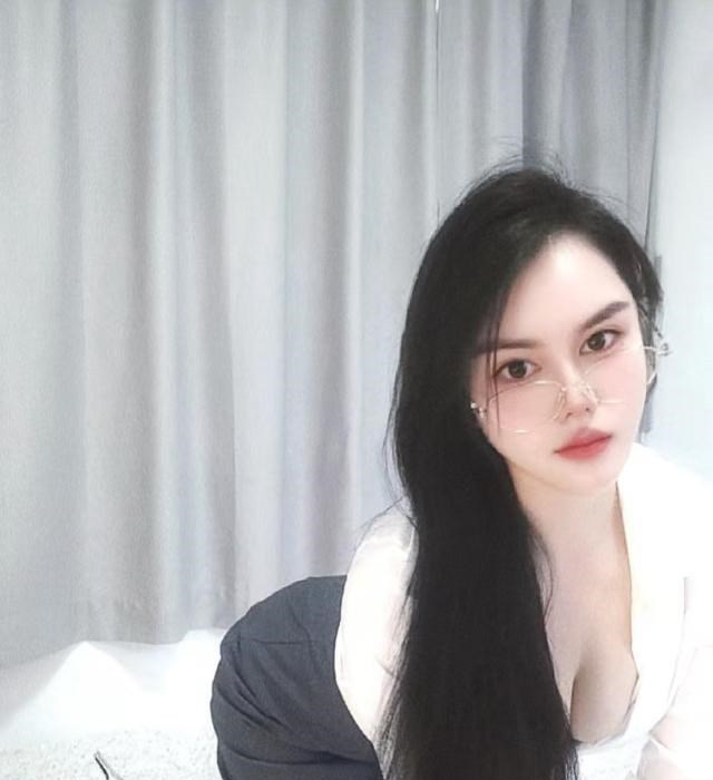 福田蜜桃翘臀小姐姐 图片 4