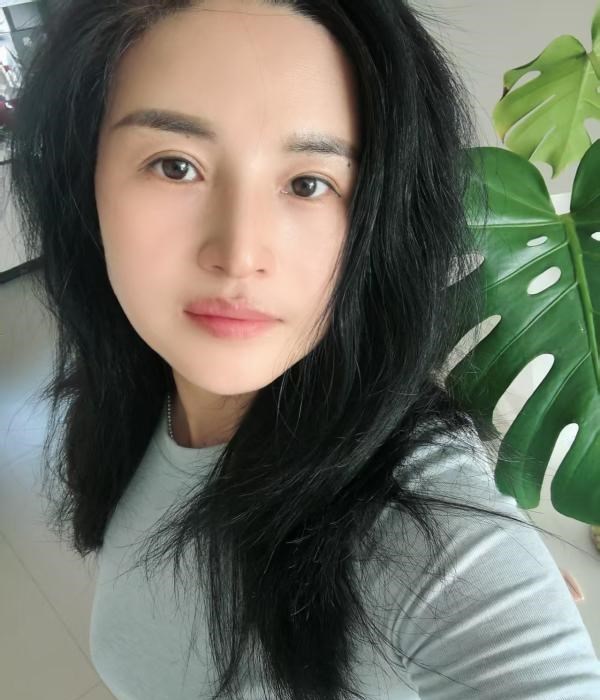 钟楼老板娘 图片 2