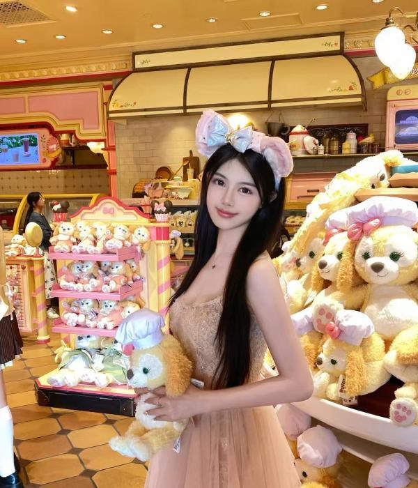 气质高颜值模特 图片 2