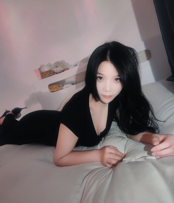 妖媚体型小骚妇 图片 2