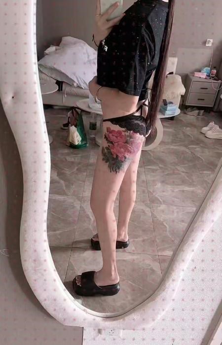 颜射口爆好身材嫩妹 图片 2