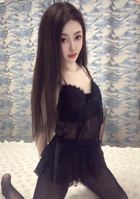上城黑丝美腿多多 图片 3