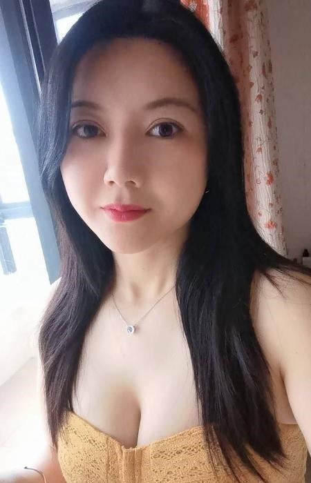 园区大奶少妇啊朱 图片 2