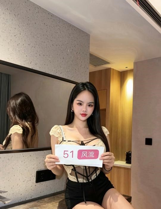 罗湖大胸骚妹小雪 图片 2