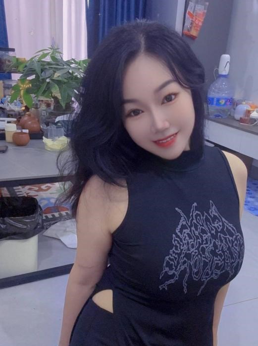 白云大胸少妇蕊蕊 图片 2