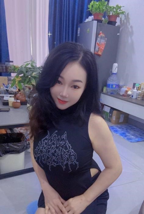白云大胸少妇蕊蕊 图片 3
