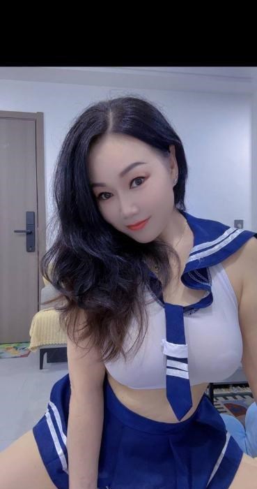 白云大胸少妇蕊蕊 图片 4