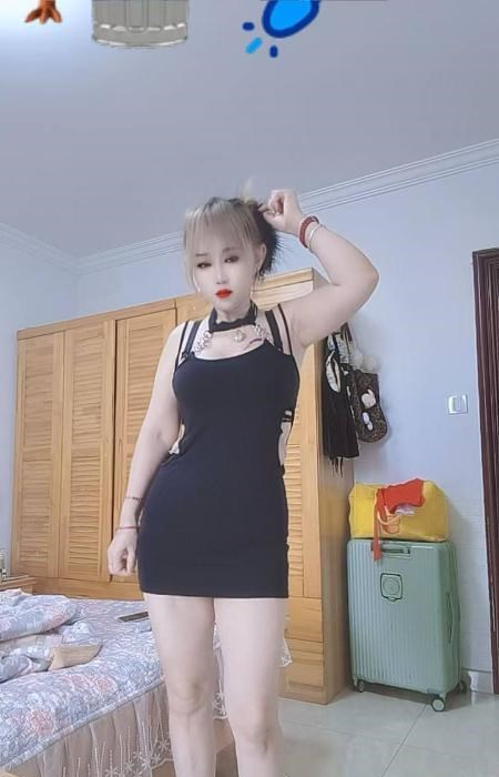 韵味丰满熟女可后花园 图片 2
